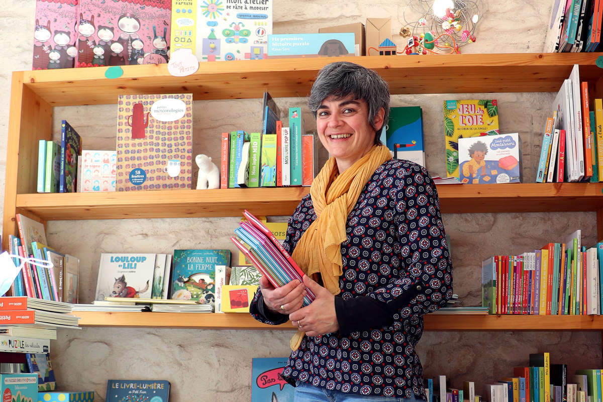 Caroline, gérante de la librairie La Marmite à Mots